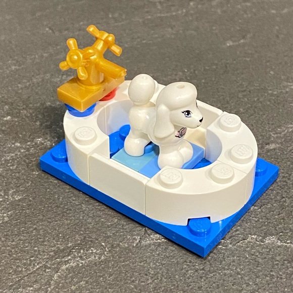 Lego Friends ~ 41007 ~ Heartlake Pet Salon ~ Retired Set - Picture 2 of 8